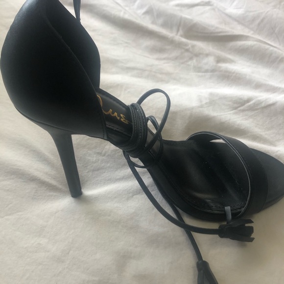 Heels - Picture 2 of 3